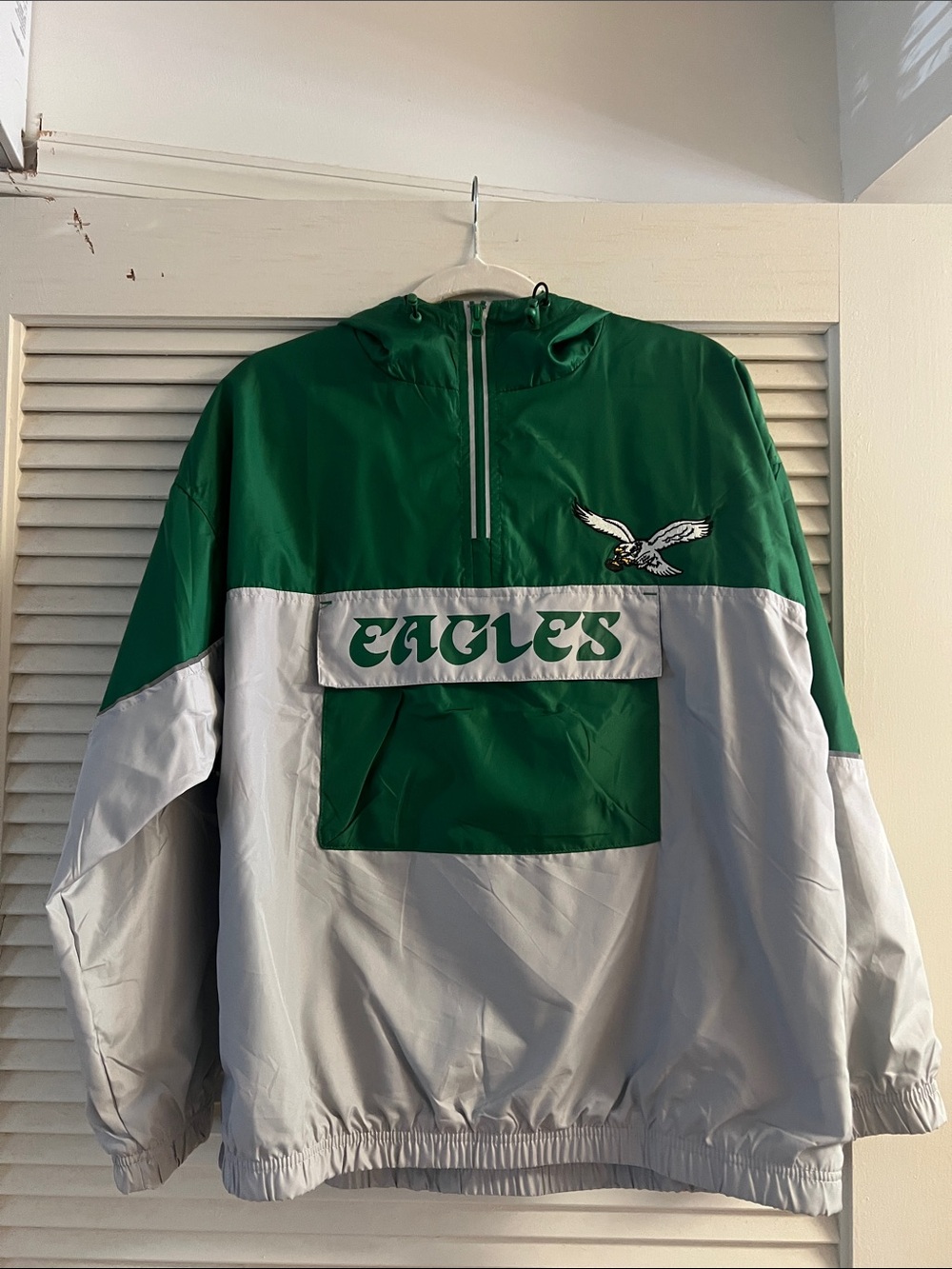 Philadelphia Eagles Green & White Pullover Windbreaker 🦅💚🏈